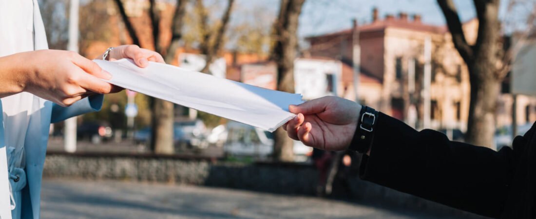 מהו אישור מסירה משפטי? – מדריך מקיף